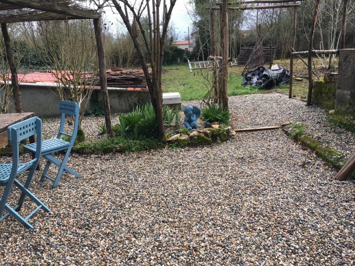 דירות Verteuil-sur-Charente Riverview מראה חיצוני תמונה
